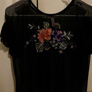 Cropped kinda see through mesh top with flowers